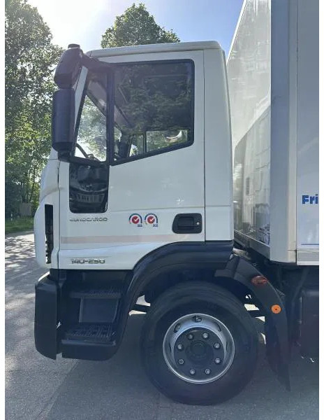Iveco EuroCargo 140 140-250 Tiefkühl Multitemp - Camion frigorifique: photos 3 Iveco EuroCargo 140 140-250 Tiefkühl Multitemp - Camion frigorifique: photos 3