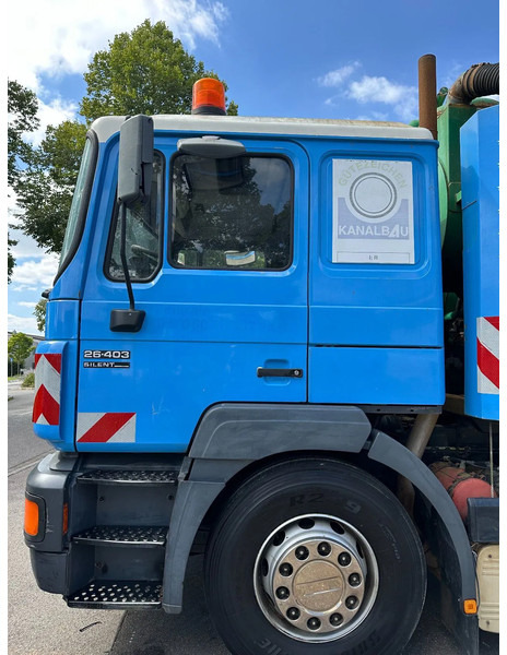MAN 26.403 F2000 Silent 6x2 Kanalreiniger Saug - und Spülwagen - selbstfahrende Arbeitsmaschine mit Wiedemann Super 3000 Aufbau - Camion hydrocureur: photos 4 MAN 26.403 F2000 Silent 6x2 Kanalreiniger Saug - und Spülwagen - selbstfahrende Arbeitsmaschine mit Wiedemann Super 3000 Aufbau - Camion hydrocureur: photos 4