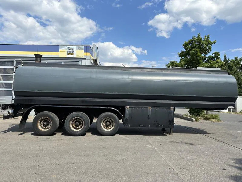 LAG GSA-22 Gülleauflieger 37 m³ 6 Kammer TÜV NEU! GSA-22 Gülleauflieger 37 m³ 6 Kammer TÜV NEU! - Semi-remorque: photos 4 LAG GSA-22 Gülleauflieger 37 m³ 6 Kammer TÜV NEU! GSA-22 Gülleauflieger 37 m³ 6 Kammer TÜV NEU! - Semi-remorque: photos 4