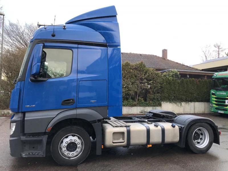 Mercedes-Benz Actros 1845 LS LOW MEGA Streamspace Intarder - Tracteur routier: photos 1 Mercedes-Benz Actros 1845 LS LOW MEGA Streamspace Intarder - Tracteur routier: photos 1