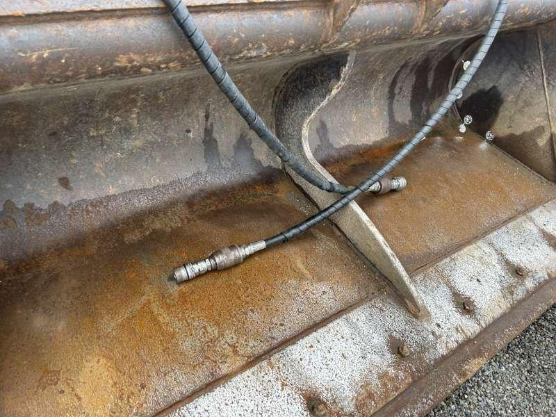 1800mm - Axes 80mm - Godet pour pelle: photos 5 1800mm - Axes 80mm - Godet pour pelle: photos 5