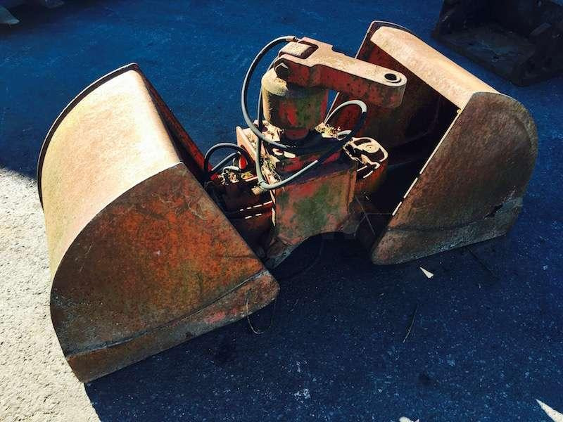 Camion avec rotator - coquilles 500mm reprise - ouverture 1500mm - Grappin: photos 1 Camion avec rotator - coquilles 500mm reprise - ouverture 1500mm - Grappin: photos 1