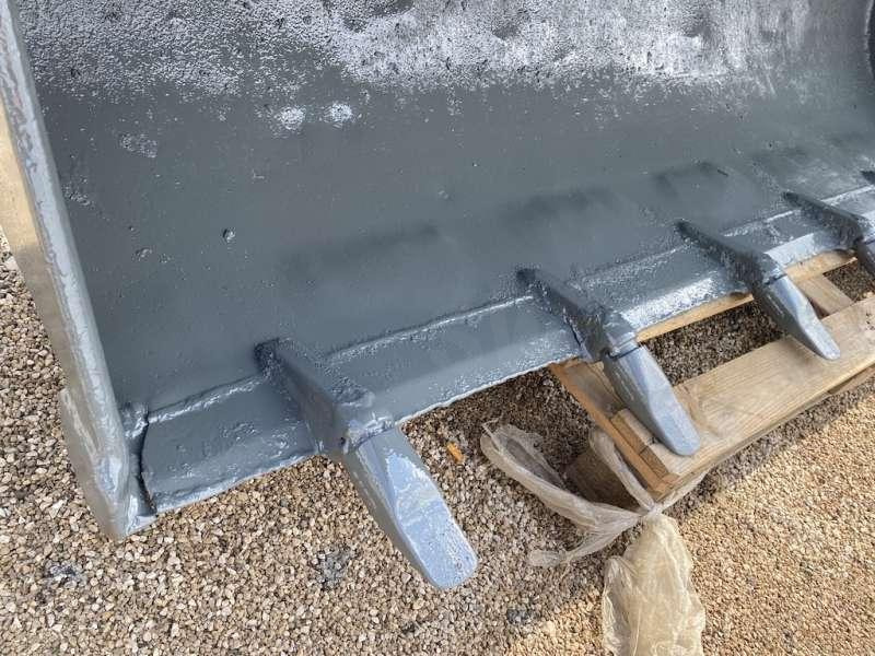 MECALAC 2140 mm-Series 8/10/11/12 - Godet pour chargeur: photos 3 MECALAC 2140 mm-Series 8/10/11/12 - Godet pour chargeur: photos 3