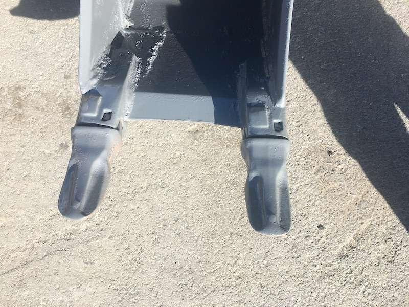 MECALAC 350mm - séries 8 / 10 / 11 / 12 - Godet pour pelle: photos 3 MECALAC 350mm - séries 8 / 10 / 11 / 12 - Godet pour pelle: photos 3