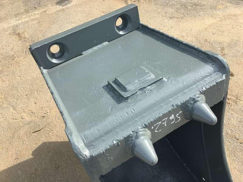 MECALAC 450mm - séries 8 / 10 / 11 / 12 - Godet pour pelle: photos 4 MECALAC 450mm - séries 8 / 10 / 11 / 12 - Godet pour pelle: photos 4