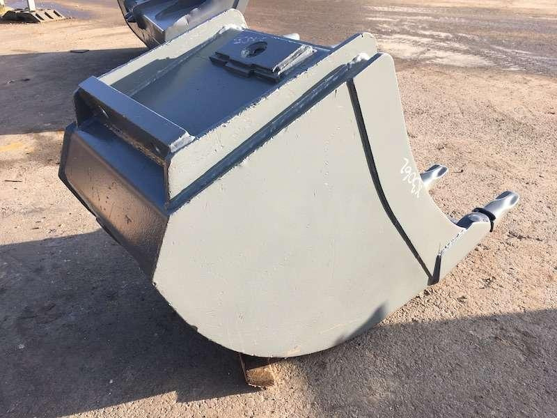 MECALAC 600mm - series 8 / 10 / 11 et 12 - Godet pour pelle: photos 5 MECALAC 600mm - series 8 / 10 / 11 et 12 - Godet pour pelle: photos 5