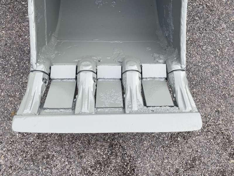 MECALAC Séries 8 / 10 / 11 / 12 - 620mm - Godet pour pelle: photos 2 MECALAC Séries 8 / 10 / 11 / 12 - 620mm - Godet pour pelle: photos 2