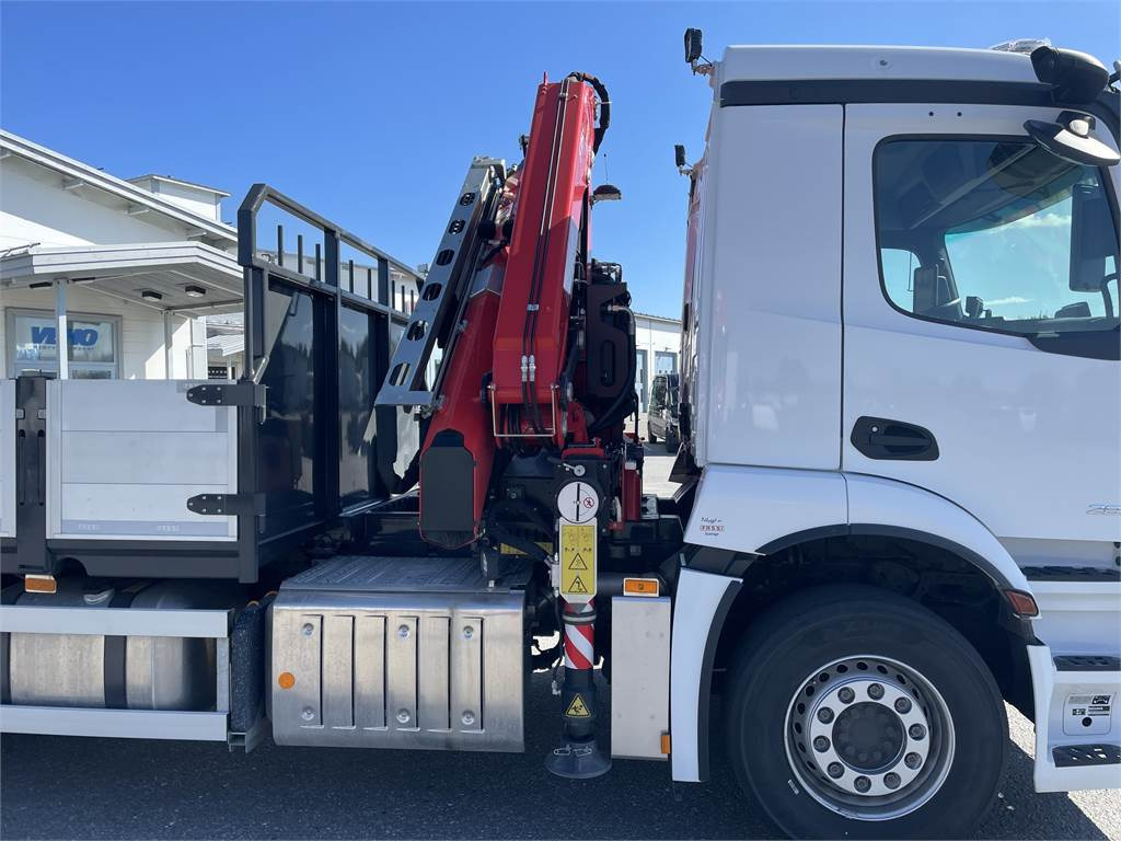 Mercedes-Benz ACTROS 2532L 6x2 - Camion grue: photos 3 Mercedes-Benz ACTROS 2532L 6x2 - Camion grue: photos 3