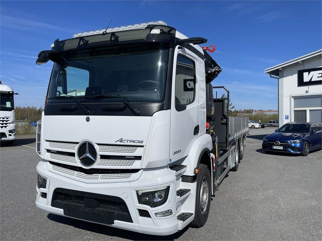 Mercedes-Benz ACTROS 2532L 6x2 - Camion grue: photos 1 Mercedes-Benz ACTROS 2532L 6x2 - Camion grue: photos 1