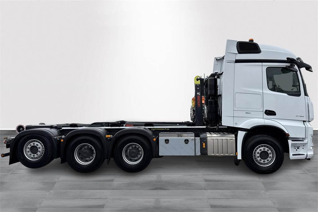 Mercedes-Benz AROCS 3253 8x4 Koukkuauto - Camion ampliroll: photos 4 Mercedes-Benz AROCS 3253 8x4 Koukkuauto - Camion ampliroll: photos 4