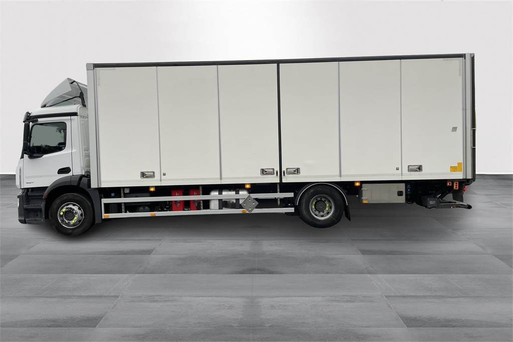 Mercedes-Benz Actros 1827L 8,7m Ksa Umpikori - Camion fourgon: photos 2 Mercedes-Benz Actros 1827L 8,7m Ksa Umpikori - Camion fourgon: photos 2