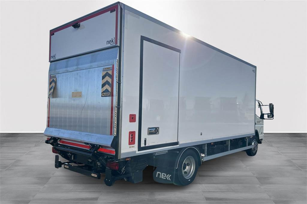 Mitsubishi FUSO 9C18 M-Bat 4x2 - Camion isothermique: photos 3 Mitsubishi FUSO 9C18 M-Bat 4x2 - Camion isothermique: photos 3