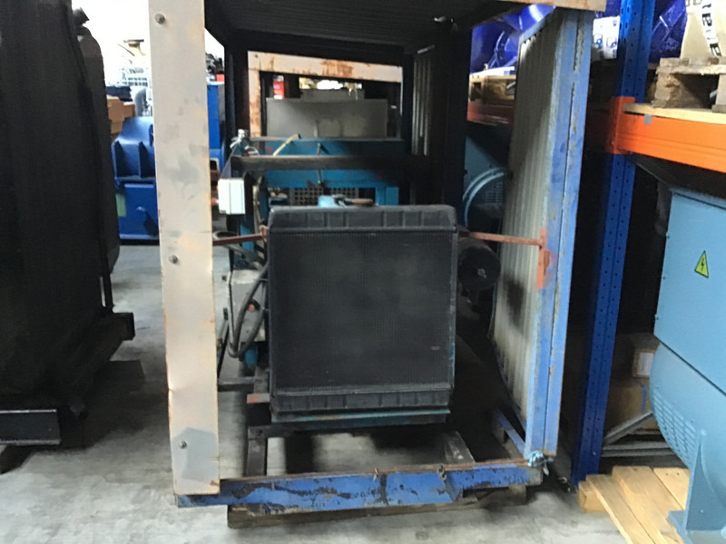 Ford 2714E POMP 550 BAR USED - Pompe à eau: photos 3 Ford 2714E POMP 550 BAR USED - Pompe à eau: photos 3