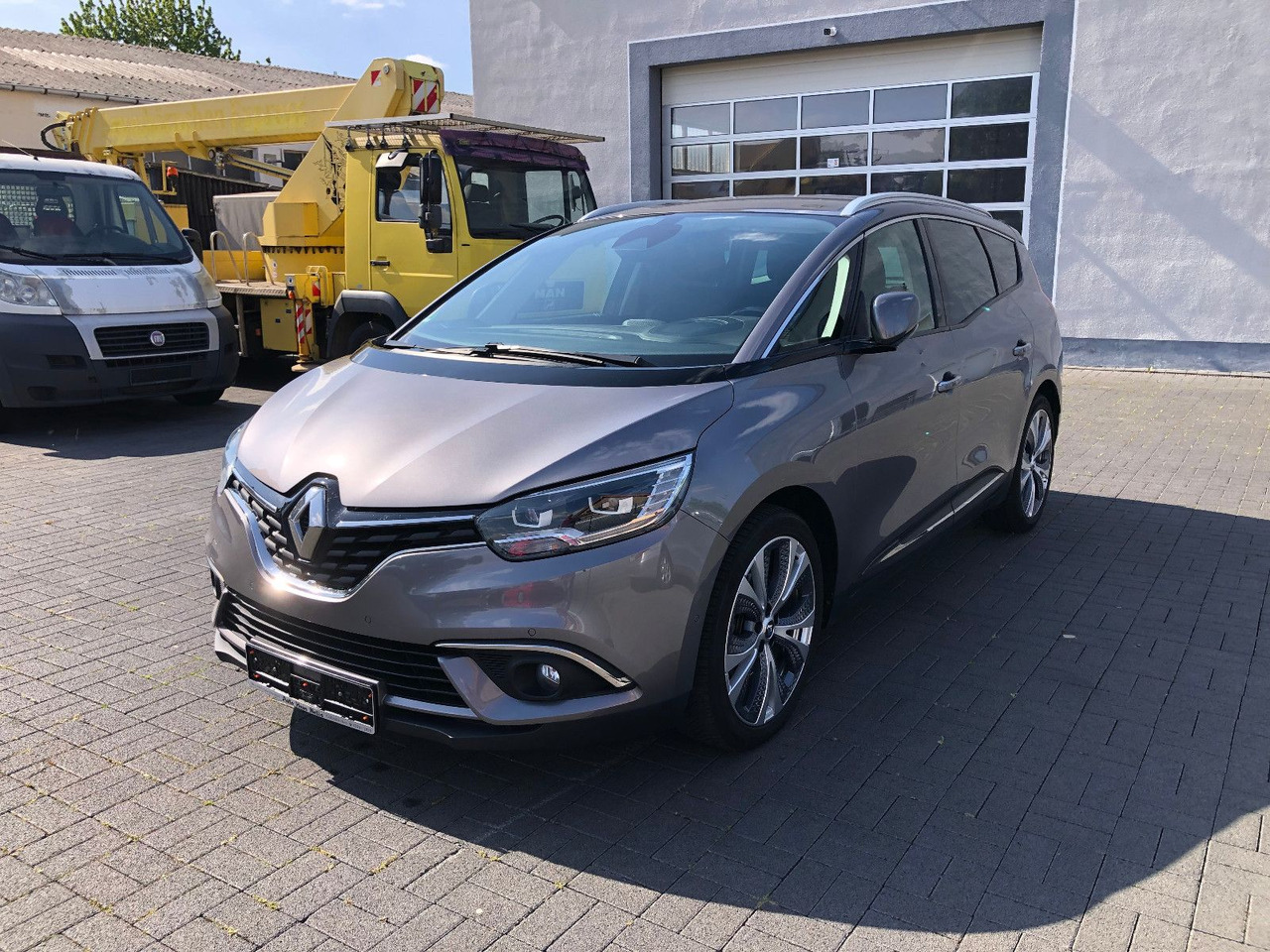 Renault Scenic IV Grand Intens - Voiture: photos 3 Renault Scenic IV Grand Intens - Voiture: photos 3