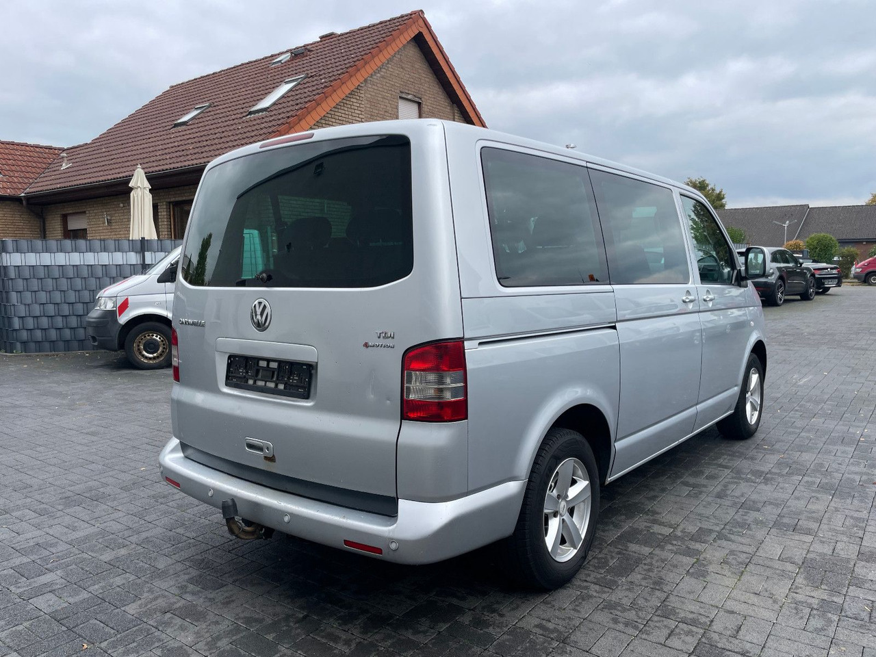 Volkswagen T5 2.5 TDi Caravelle 4Motion 8-Sitzer - Transport de personnes: photos 2 Volkswagen T5 2.5 TDi Caravelle 4Motion 8-Sitzer - Transport de personnes: photos 2