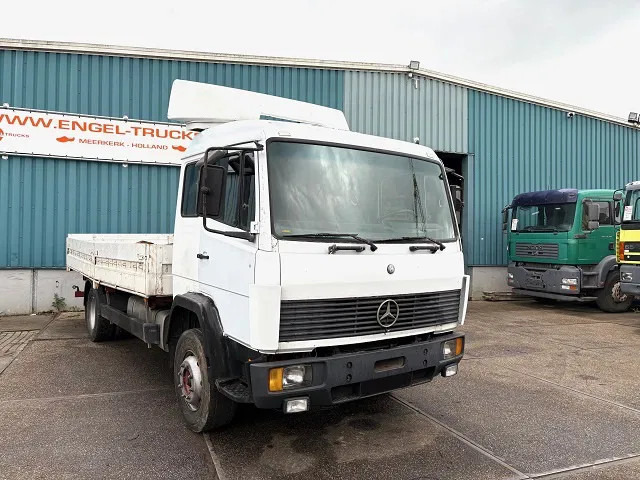 Mercedes-Benz 1117 K 6-CILINDER SLEEPERCAB (8 WHEEL NUTS / FULL STEEL SUSPENSION / MANUAL GEARBOX) - Camion plateau: photos 2 Mercedes-Benz 1117 K 6-CILINDER SLEEPERCAB (8 WHEEL NUTS / FULL STEEL SUSPENSION / MANUAL GEARBOX) - Camion plateau: photos 2