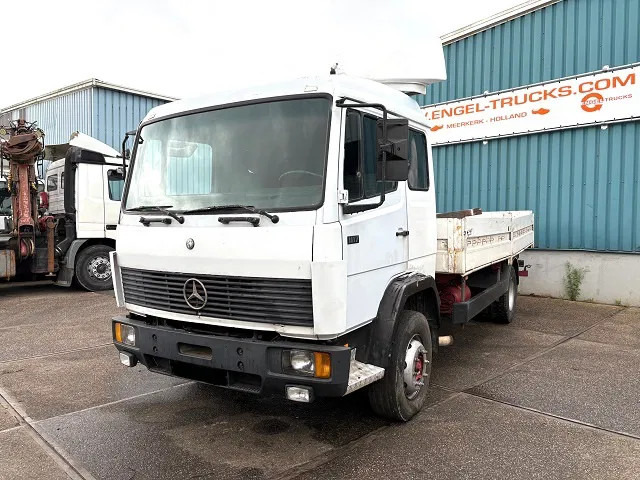 Mercedes-Benz 1117 K 6-CILINDER SLEEPERCAB (8 WHEEL NUTS / FULL STEEL SUSPENSION / MANUAL GEARBOX) - Camion plateau: photos 1 Mercedes-Benz 1117 K 6-CILINDER SLEEPERCAB (8 WHEEL NUTS / FULL STEEL SUSPENSION / MANUAL GEARBOX) - Camion plateau: photos 1