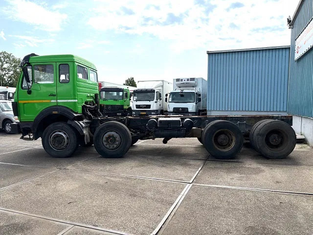 Mercedes-Benz SK 3335K 8x4 FULL STEEL CHASSIS (ZF16 MANUAL GEARBOX / RETARDER / FULL STEEL SUSPENSION / REDUCTION AXLES) - Châssis cabine: photos 5 Mercedes-Benz SK 3335K 8x4 FULL STEEL CHASSIS (ZF16 MANUAL GEARBOX / RETARDER / FULL STEEL SUSPENSION / REDUCTION AXLES) - Châssis cabine: photos 5