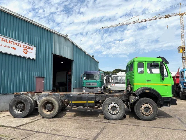 Mercedes-Benz SK 3335K 8x4 FULL STEEL CHASSIS (ZF16 MANUAL GEARBOX / RETARDER / FULL STEEL SUSPENSION / REDUCTION AXLES) - Châssis cabine: photos 4 Mercedes-Benz SK 3335K 8x4 FULL STEEL CHASSIS (ZF16 MANUAL GEARBOX / RETARDER / FULL STEEL SUSPENSION / REDUCTION AXLES) - Châssis cabine: photos 4