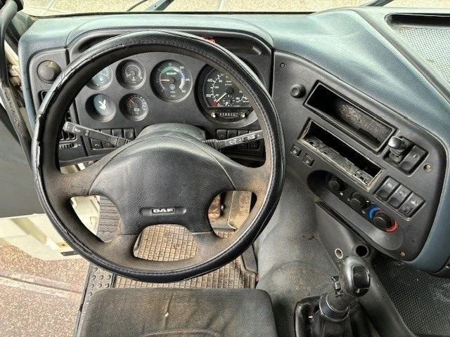 Tracteur routier DAF 95.430 XF SPACECAB (EURO 3 / ZF16 MANUAL GEARBOX / ZF-INTARDER / AIRCONDITIONING / 870 LITER DIESELTANK): photos 6