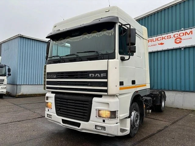 DAF 95.430 XF SPACECAB (EURO 3 / ZF16 MANUAL GEARBOX / ZF-INTARDER / AIRCONDITIONING / 870 LITER DIESELTANK) - Tracteur routier: photos 1 DAF 95.430 XF SPACECAB (EURO 3 / ZF16 MANUAL GEARBOX / ZF-INTARDER / AIRCONDITIONING / 870 LITER DIESELTANK) - Tracteur routier: photos 1