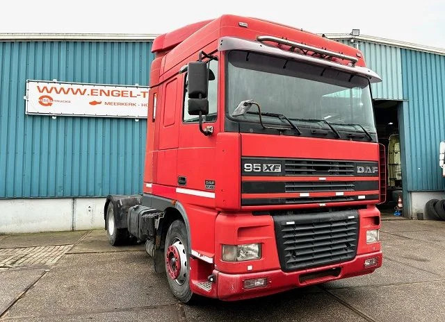 DAF 95.480 XF SPACECAB (EURO 3 / ZF16 MANUAL GEARBOX / 2x DIESELTANK / AIRCONDITIONING) - Tracteur routier: photos 2 DAF 95.480 XF SPACECAB (EURO 3 / ZF16 MANUAL GEARBOX / 2x DIESELTANK / AIRCONDITIONING) - Tracteur routier: photos 2