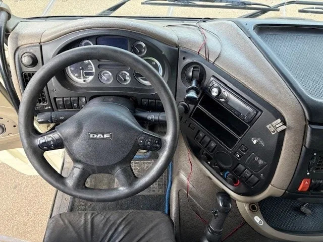 DAF XF 105.460 SPACECAB (ZF-MANUAL GEARBOX / 2x DIESELTANK / MX-ENGINE BRAKE / AIRCONDITIONING / FRIDGE / ETC.) - Tracteur routier: photos 5 DAF XF 105.460 SPACECAB (ZF-MANUAL GEARBOX / 2x DIESELTANK / MX-ENGINE BRAKE / AIRCONDITIONING / FRIDGE / ETC.) - Tracteur routier: photos 5