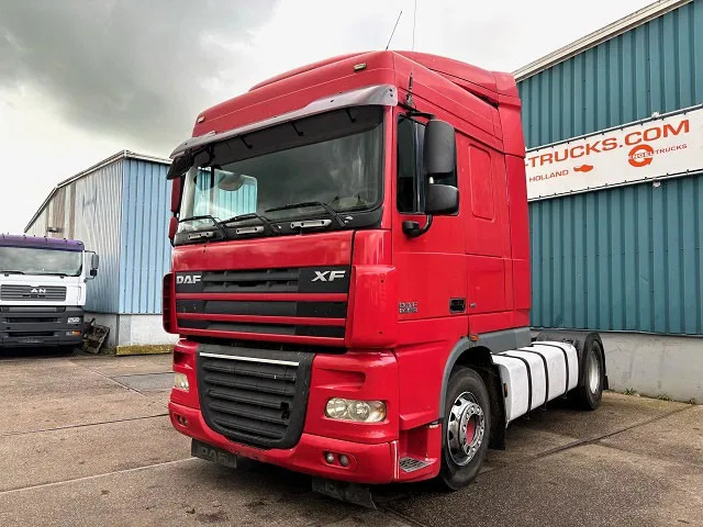 DAF XF 105.460 SPACECAB (ZF16 MANUAL GEARBOX / MX-BRAKE / 870+430 LITER TANK / AIRCONDITIONING / FRIDGE) - Tracteur routier: photos 1 DAF XF 105.460 SPACECAB (ZF16 MANUAL GEARBOX / MX-BRAKE / 870+430 LITER TANK / AIRCONDITIONING / FRIDGE) - Tracteur routier: photos 1