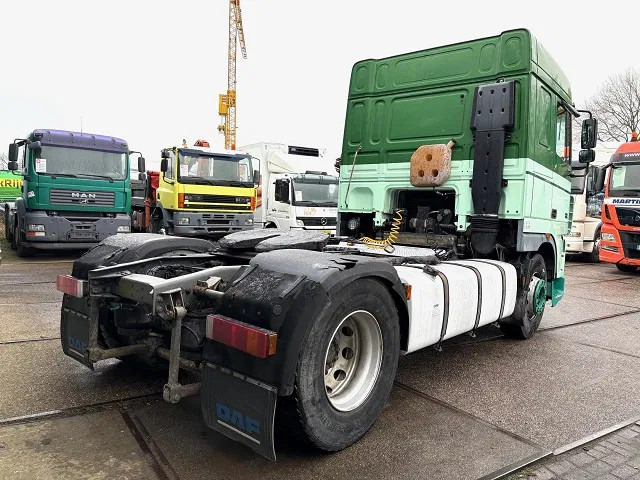 DAF XF 95.430 SPACECAB EURO 4 (ZF16 MANUAL GEARBOX / ZF-INTARDER / AIRCONDITIONING / 870 LITER DIESEL TANK / EURO 4) - Tracteur routier: photos 3 DAF XF 95.430 SPACECAB EURO 4 (ZF16 MANUAL GEARBOX / ZF-INTARDER / AIRCONDITIONING / 870 LITER DIESEL TANK / EURO 4) - Tracteur routier: photos 3