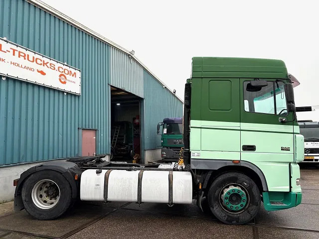 DAF XF 95.430 SPACECAB EURO 4 (ZF16 MANUAL GEARBOX / ZF-INTARDER / AIRCONDITIONING / 870 LITER DIESEL TANK / EURO 4) - Tracteur routier: photos 4 DAF XF 95.430 SPACECAB EURO 4 (ZF16 MANUAL GEARBOX / ZF-INTARDER / AIRCONDITIONING / 870 LITER DIESEL TANK / EURO 4) - Tracteur routier: photos 4