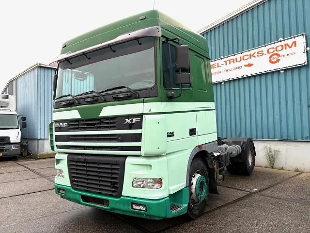 DAF XF 95.430 SPACECAB EURO 4 (ZF16 MANUAL GEARBOX / ZF-INTARDER / AIRCONDITIONING / 870 LITER DIESEL TANK / EURO 4) - Tracteur routier: photos 1 DAF XF 95.430 SPACECAB EURO 4 (ZF16 MANUAL GEARBOX / ZF-INTARDER / AIRCONDITIONING / 870 LITER DIESEL TANK / EURO 4) - Tracteur routier: photos 1
