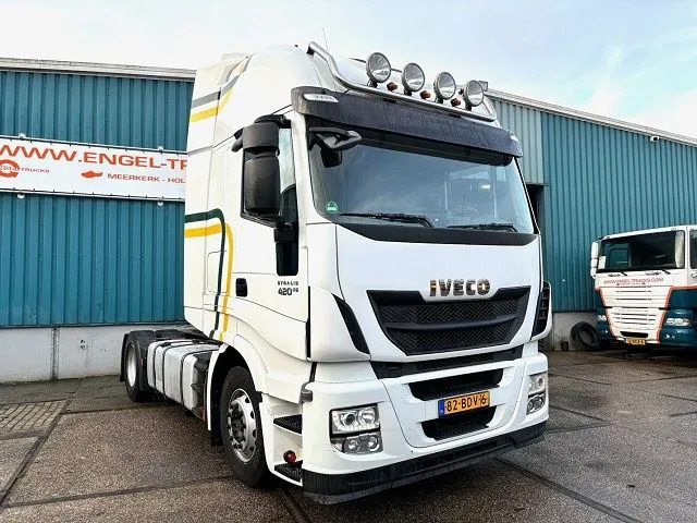 Iveco Stralis 440.42 /TP HIGH-WAY (EURO 6 / AUTOMATIC GEARBOX / 2x TANK / FRIDGE / AIRCONDITIONING / ETC.) - Tracteur routier: photos 2 Iveco Stralis 440.42 /TP HIGH-WAY (EURO 6 / AUTOMATIC GEARBOX / 2x TANK / FRIDGE / AIRCONDITIONING / ETC.) - Tracteur routier: photos 2
