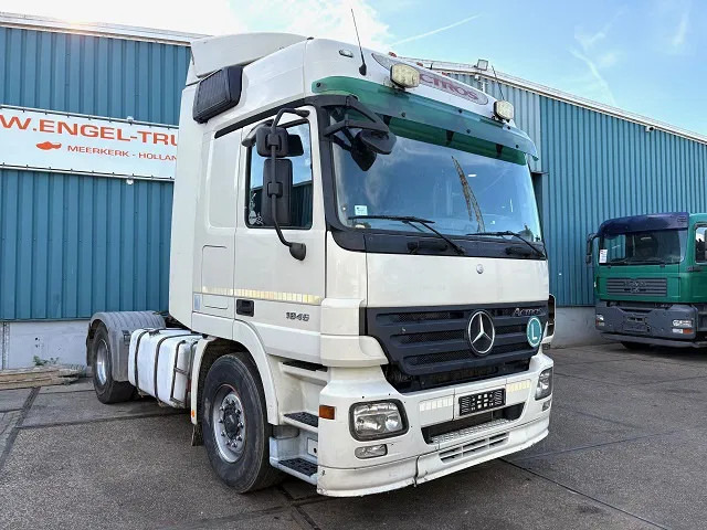 Mercedes-Benz Actros 1846 LS (MP2) (EPS WITH CLUTCH / RETARDER / 3-PEDALS/ AIRCONDITIONING / ETC) - Tracteur routier: photos 2 Mercedes-Benz Actros 1846 LS (MP2) (EPS WITH CLUTCH / RETARDER / 3-PEDALS/ AIRCONDITIONING / ETC) - Tracteur routier: photos 2