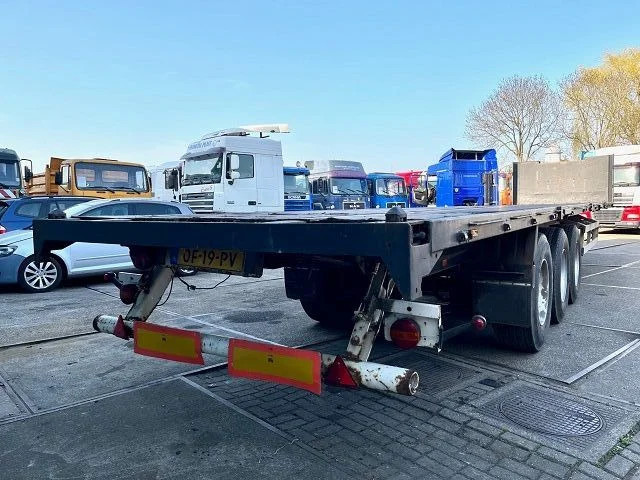 Van Hool 3B1047 13.60M. FLATBED TRAILER WITH 40FT TWISTLOCKS (SAF-AXLES / DISC BRAKES / 40FT TWISTLOCKS) - Semi-remorque plateau: photos 3 Van Hool 3B1047 13.60M. FLATBED TRAILER WITH 40FT TWISTLOCKS (SAF-AXLES / DISC BRAKES / 40FT TWISTLOCKS) - Semi-remorque plateau: photos 3