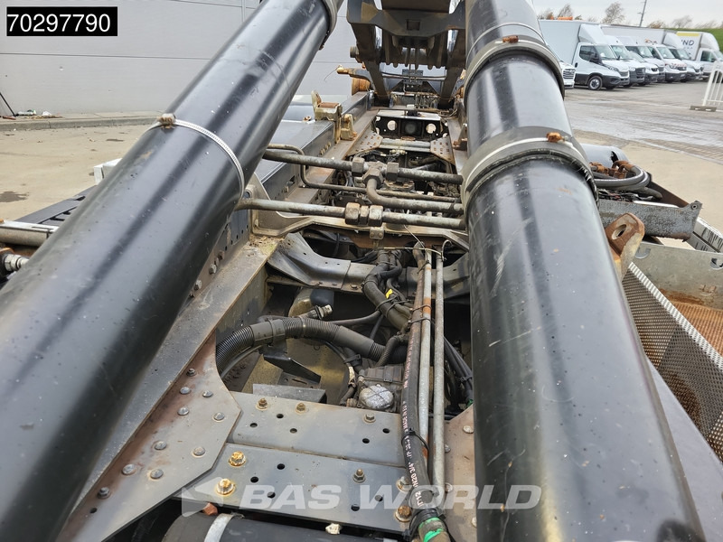 DAF CF 440 6X2 HYVA 22-60-S Hooklift Lift Axle Automatic ACC Euro 6 - Camion ampliroll: photos 5 DAF CF 440 6X2 HYVA 22-60-S Hooklift Lift Axle Automatic ACC Euro 6 - Camion ampliroll: photos 5