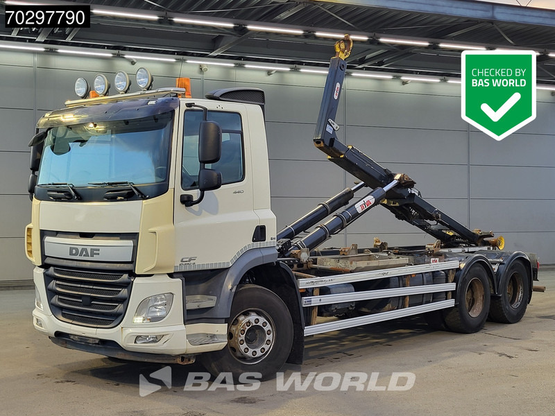 DAF CF 440 6X2 HYVA 22-60-S Hooklift Lift Axle Automatic ACC Euro 6 - Camion ampliroll: photos 1 DAF CF 440 6X2 HYVA 22-60-S Hooklift Lift Axle Automatic ACC Euro 6 - Camion ampliroll: photos 1