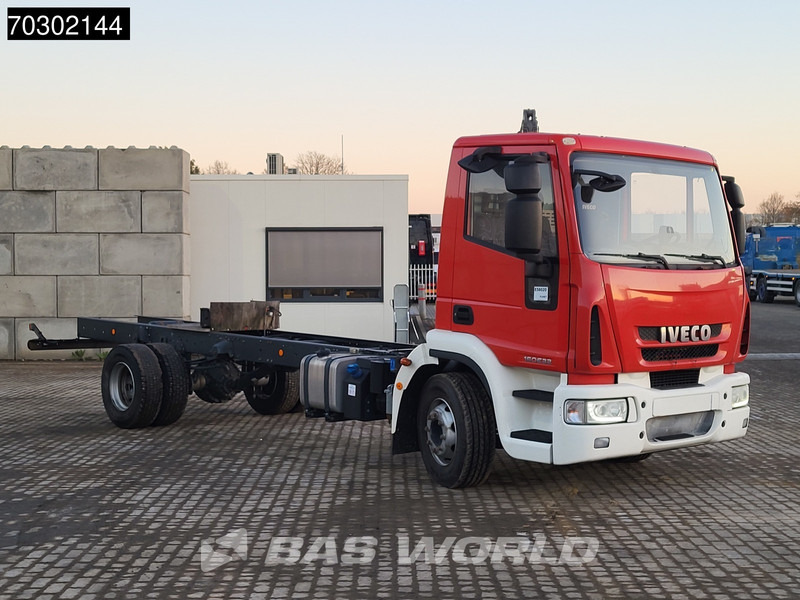 Iveco Eurocargo 160E320 4X2 NEW! 16T chassis 2016 production Euro 6 - Châssis cabine: photos 3 Iveco Eurocargo 160E320 4X2 NEW! 16T chassis 2016 production Euro 6 - Châssis cabine: photos 3