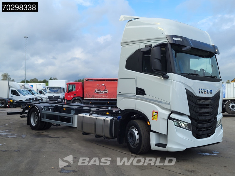 Iveco S-Way 460 4X2 NEW !! BDF Automatic Full air ACC Led Euro 6 - Camion porte-conteneur/ Caisse mobile: photos 3 Iveco S-Way 460 4X2 NEW !! BDF Automatic Full air ACC Led Euro 6 - Camion porte-conteneur/ Caisse mobile: photos 3