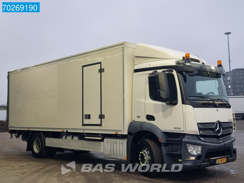 Mercedes-Benz Antos 1935 4X2 NL-Truck Frigoblock 2000kg Ladebordwand Euro 6 - Camion frigorifique: photos 3 Mercedes-Benz Antos 1935 4X2 NL-Truck Frigoblock 2000kg Ladebordwand Euro 6 - Camion frigorifique: photos 3