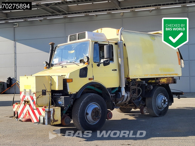 Mercedes-Benz Unimog 1650 4X4 Assaloni Vaccuum truck 4x4 Railway Manual Euro 2 - Camion hydrocureur: photos 1 Mercedes-Benz Unimog 1650 4X4 Assaloni Vaccuum truck 4x4 Railway Manual Euro 2 - Camion hydrocureur: photos 1
