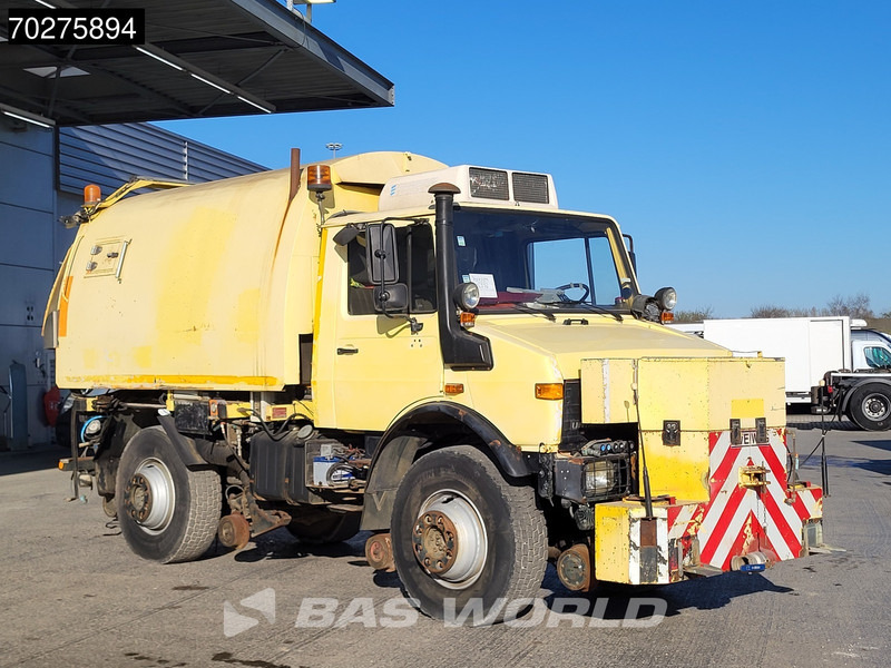 Mercedes-Benz Unimog 1650 4X4 Assaloni Vaccuum truck 4x4 Railway Manual Euro 2 - Camion hydrocureur: photos 3 Mercedes-Benz Unimog 1650 4X4 Assaloni Vaccuum truck 4x4 Railway Manual Euro 2 - Camion hydrocureur: photos 3