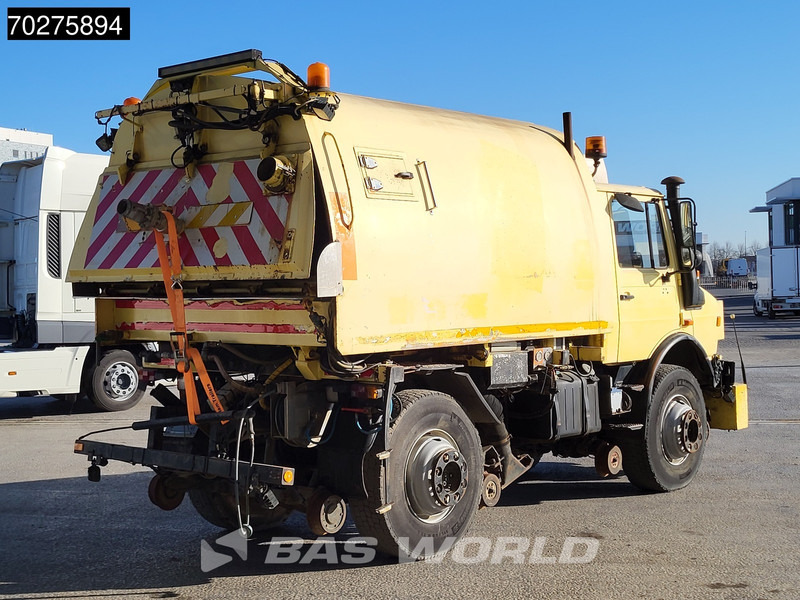 Mercedes-Benz Unimog 1650 4X4 Assaloni Vaccuum truck 4x4 Railway Manual Euro 2 - Camion hydrocureur: photos 5 Mercedes-Benz Unimog 1650 4X4 Assaloni Vaccuum truck 4x4 Railway Manual Euro 2 - Camion hydrocureur: photos 5