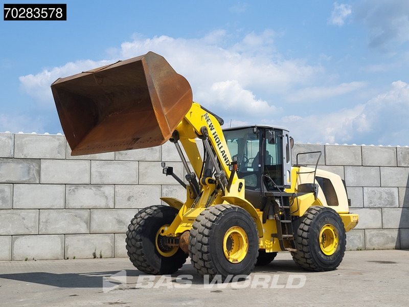 New Holland W270 - Chargeuse sur pneus: photos 2 New Holland W270 - Chargeuse sur pneus: photos 2