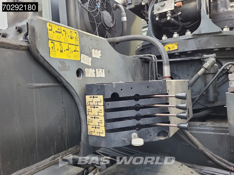 Camion plateau, Camion grue Scania R420 8X2 Palfinger PK74002 Kran Crane Retarder Lift-Steering Axle Euro 4: photos 13 Camion plateau, Camion grue Scania R420 8X2 Palfinger PK74002 Kran Crane Retarder Lift-Steering Axle Euro 4: photos 13