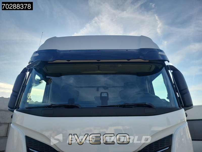 Iveco S-way 580 4X2 NEW! 2x Tanks Navi ACC Standklima - Tracteur routier: photos 5 Iveco S-way 580 4X2 NEW! 2x Tanks Navi ACC Standklima - Tracteur routier: photos 5