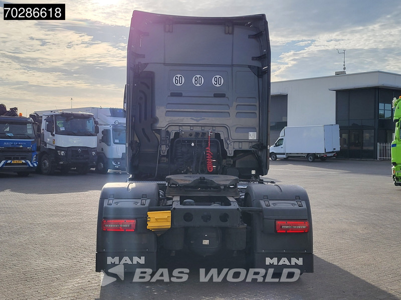 MAN TGX 18.520 4X2 Individual Lion S! GX Retarder Full-Air 2x Tanks Navi LED ACC Euro 6 - Tracteur routier: photos 5 MAN TGX 18.520 4X2 Individual Lion S! GX Retarder Full-Air 2x Tanks Navi LED ACC Euro 6 - Tracteur routier: photos 5
