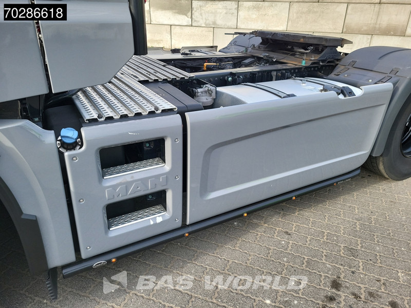 Tracteur routier MAN TGX 18.520 4X2 Individual Lion S! GX Retarder Full-Air 2x Tanks Navi LED ACC Euro 6: photos 10