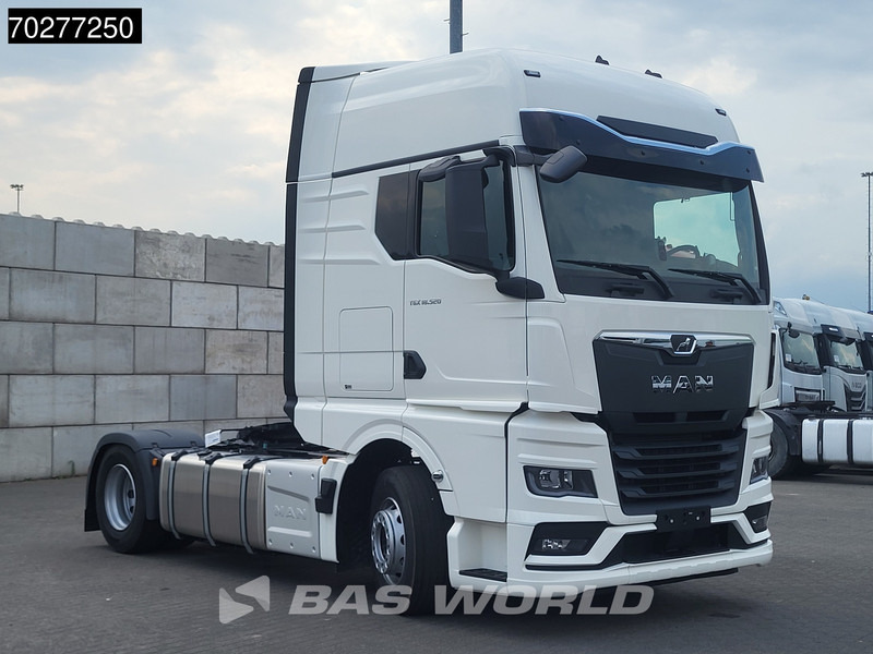 MAN TGX 18.520 4X2 NEW! GX Retarder 2x Tanks Standklima ACC - Tracteur routier: photos 3 MAN TGX 18.520 4X2 NEW! GX Retarder 2x Tanks Standklima ACC - Tracteur routier: photos 3