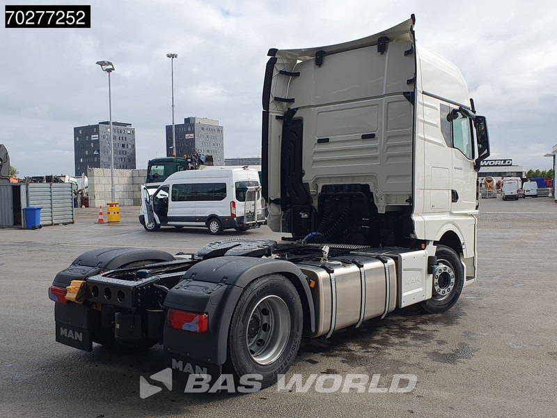 MAN TGX 18.520 4X2 NEW! GX Retarder 2x Tanks Standklima ACC - Tracteur routier: photos 5 MAN TGX 18.520 4X2 NEW! GX Retarder 2x Tanks Standklima ACC - Tracteur routier: photos 5