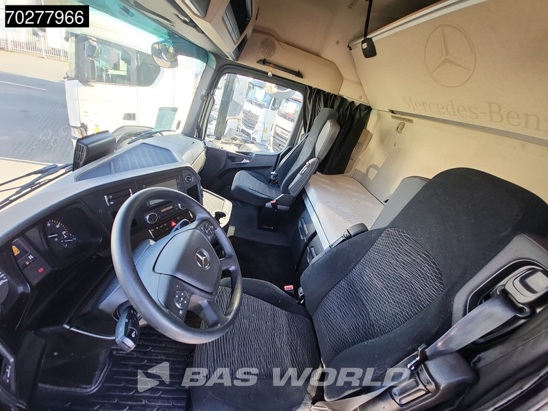Tracteur routier Mercedes-Benz Actros 1851 Actros 4X2 BigSpace 2x Tanks: photos 16